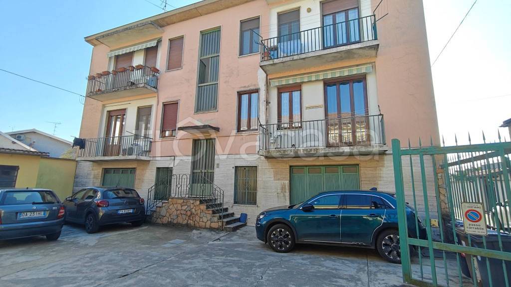 appartamento in vendita a Vigevano in zona Piccolini