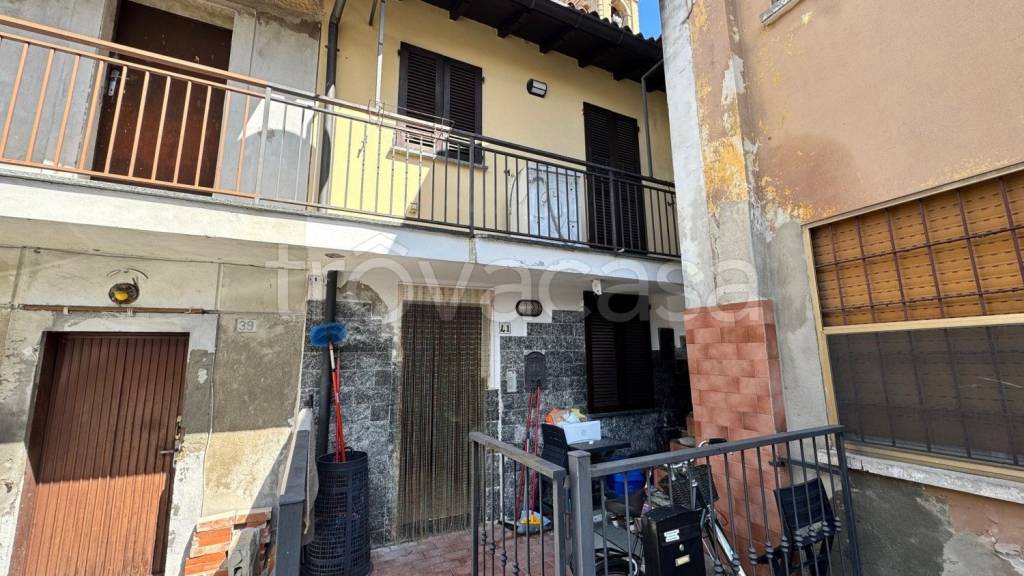 casa indipendente in vendita a Vigevano