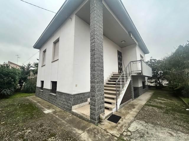 casa indipendente in vendita a Vigevano