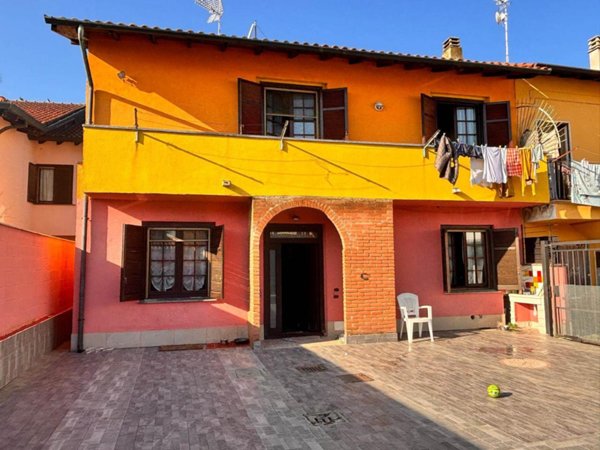 casa indipendente in vendita a Vigevano in zona Piccolini