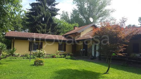 casa indipendente in vendita a Vigevano
