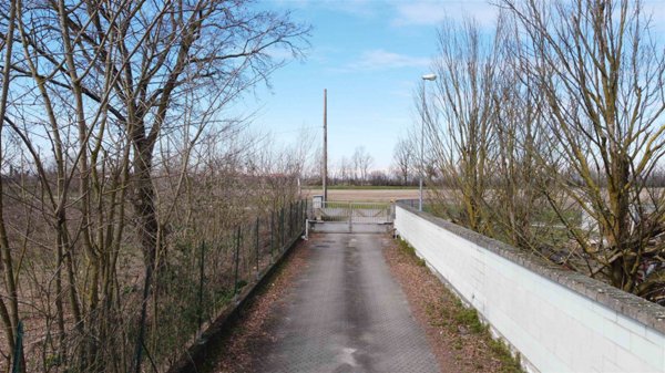 capannone in vendita a Vigevano
