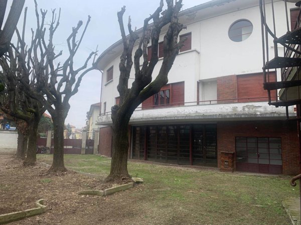 casa indipendente in vendita a Vigevano