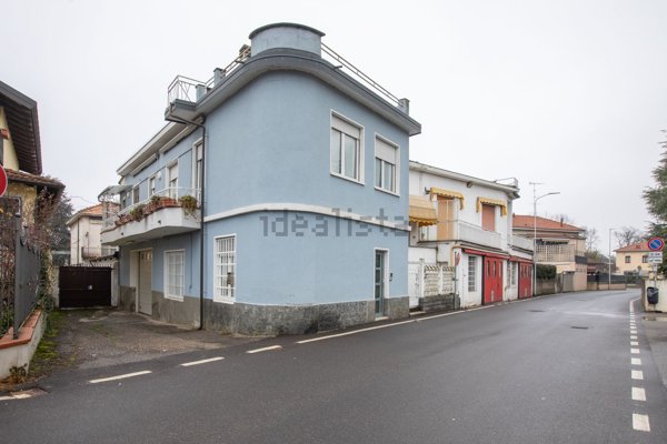casa indipendente in vendita a Vigevano