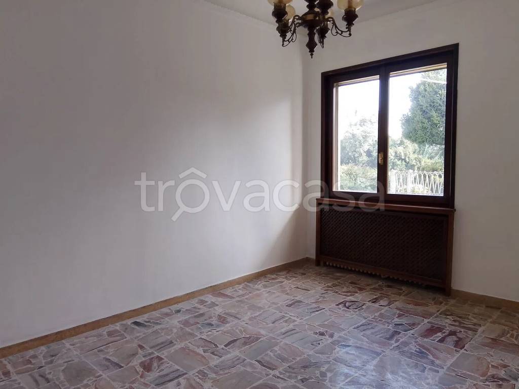 casa indipendente in vendita a Vigevano