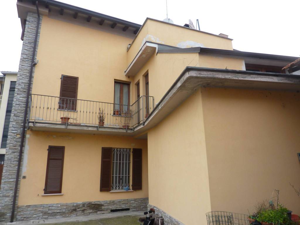 casa indipendente in vendita a Vigevano
