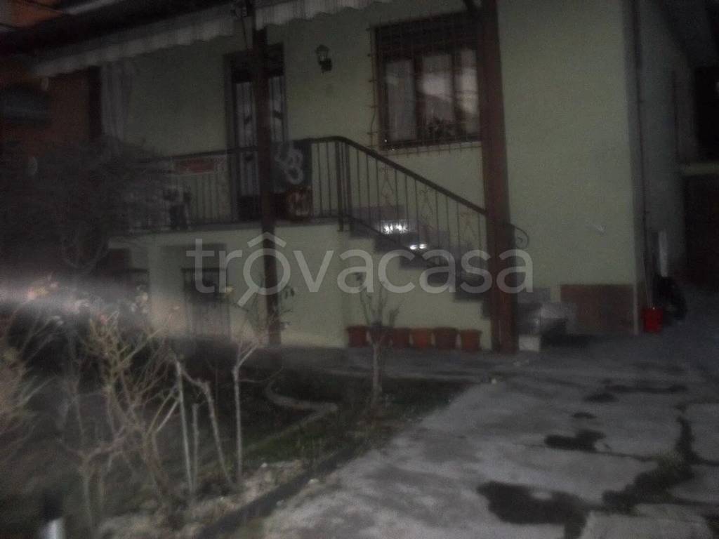 casa indipendente in vendita a Vigevano