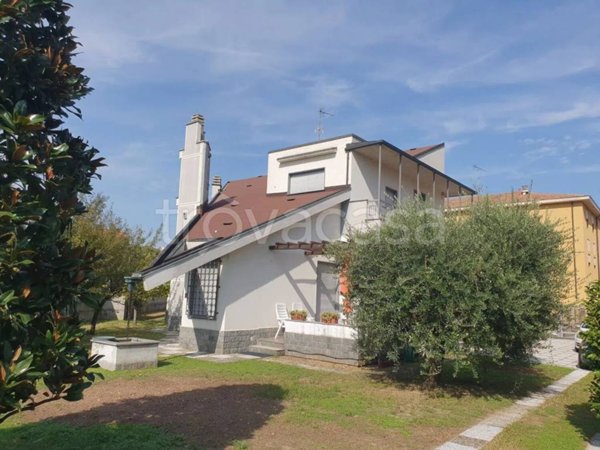 casa indipendente in vendita a Vigevano
