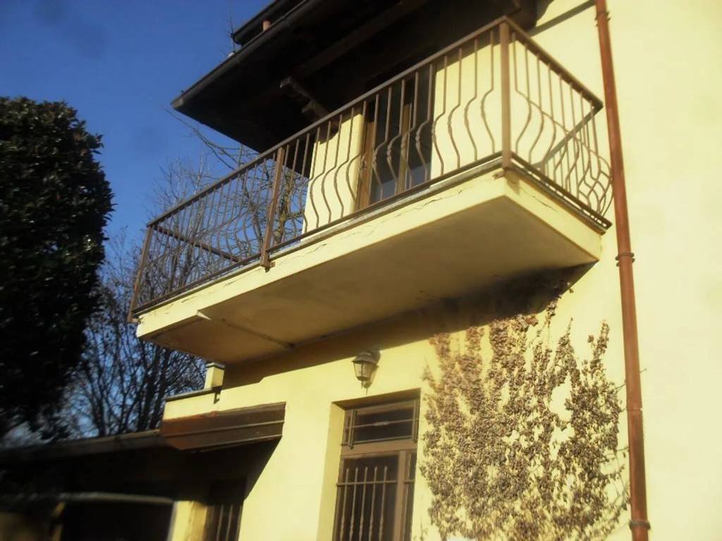 casa indipendente in vendita a Vigevano