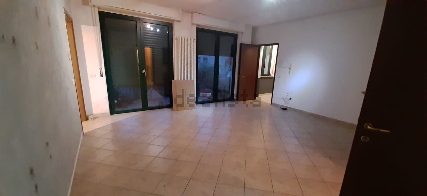 locale di sgombero in vendita a Vigevano