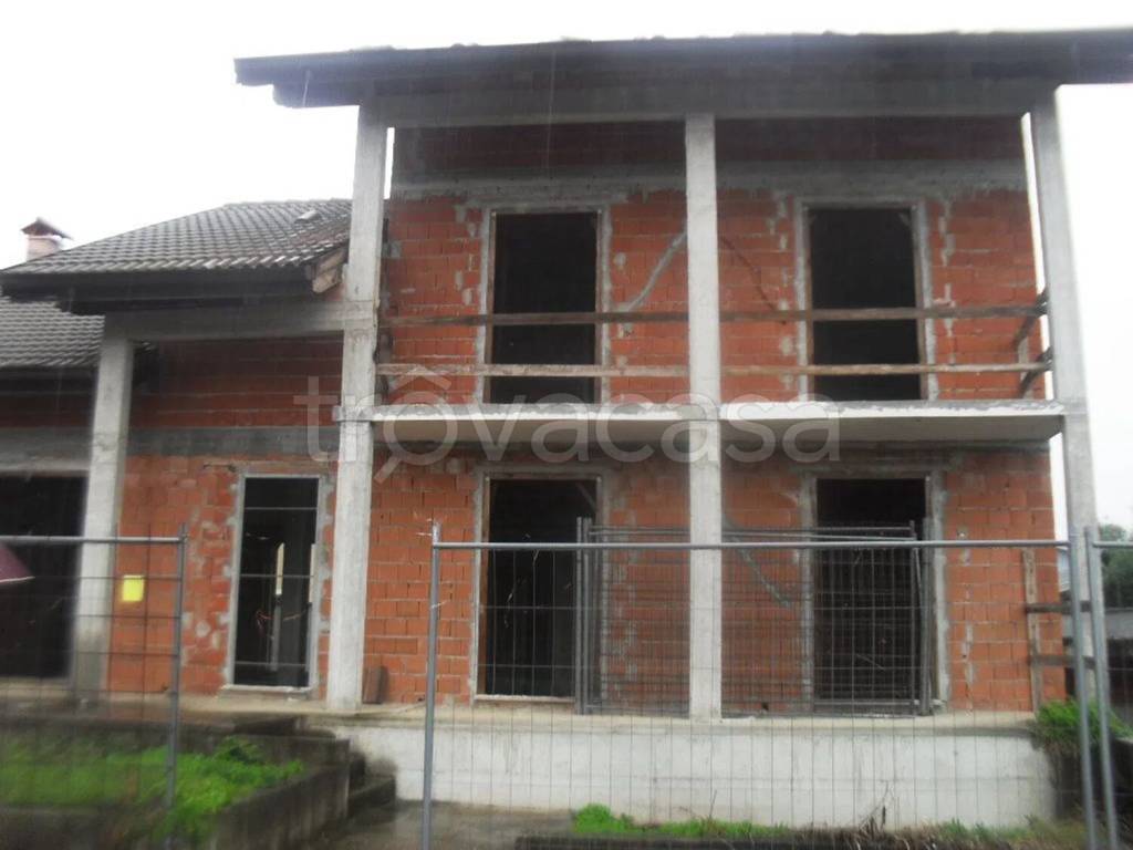 casa indipendente in vendita a Vigevano