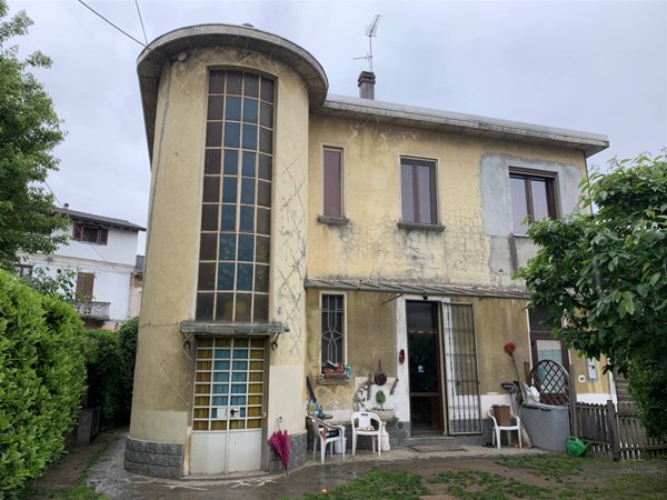 casa indipendente in vendita a Vigevano