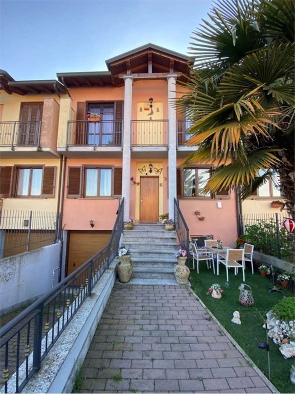 casa indipendente in vendita a Vigevano