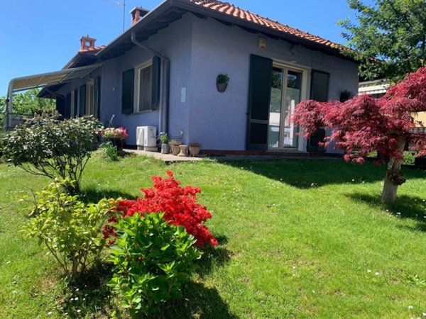 casa indipendente in vendita a Vigevano