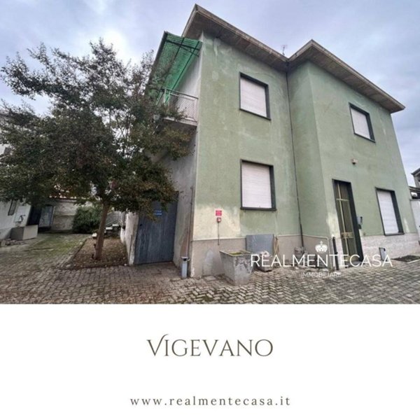 casa indipendente in vendita a Vigevano