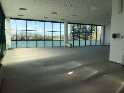 negozio in vendita a Vigevano