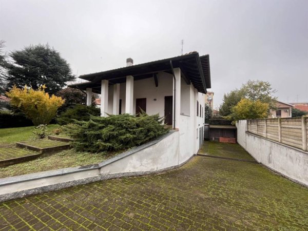 casa indipendente in vendita a Vigevano