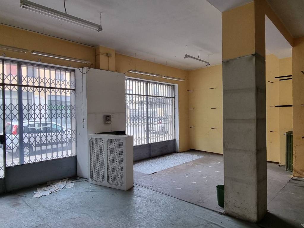 negozio in vendita a Vigevano