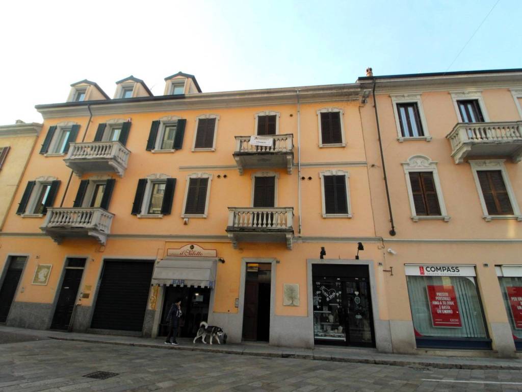 negozio in vendita a Vigevano