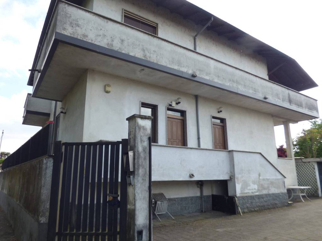 casa indipendente in vendita a Vigevano