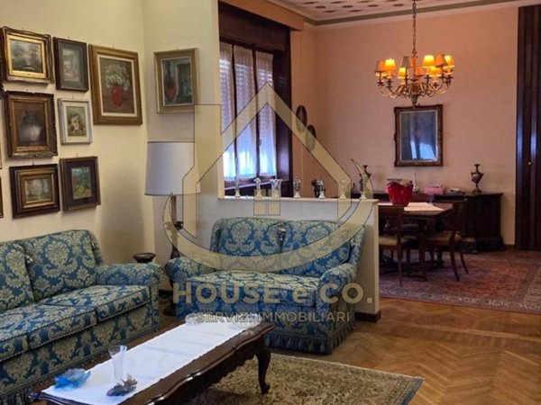 casa indipendente in vendita a Vigevano