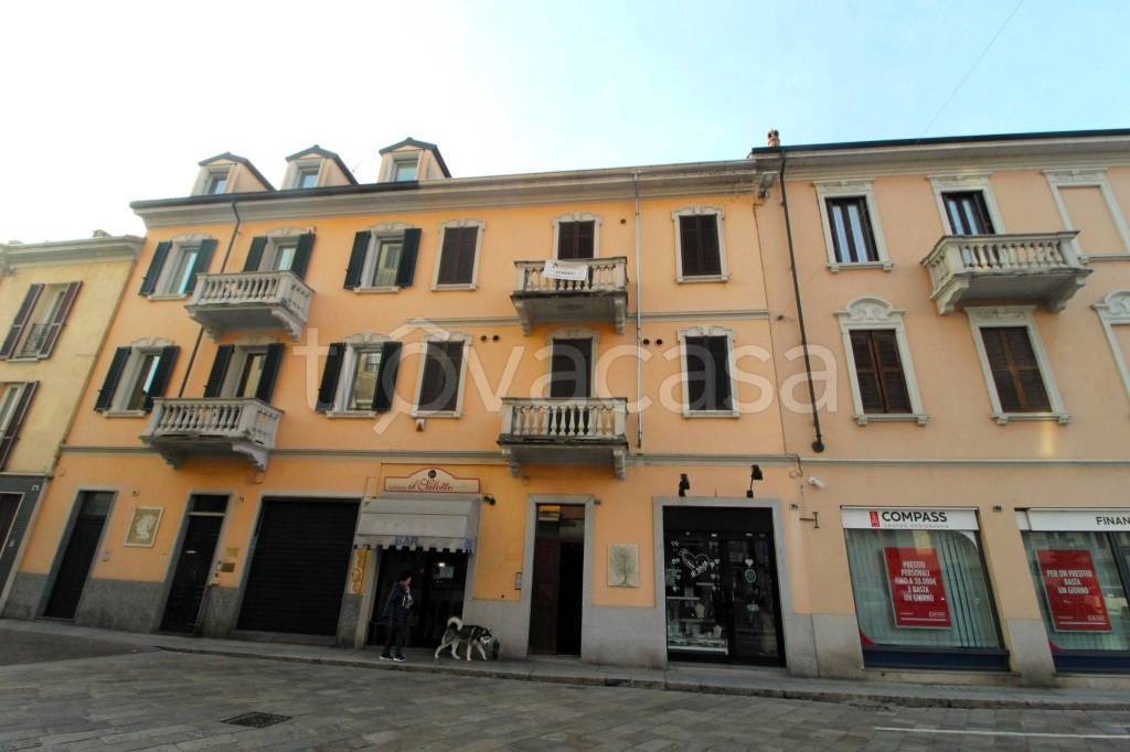 negozio in vendita a Vigevano