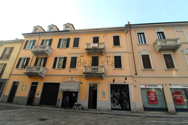 negozio in vendita a Vigevano