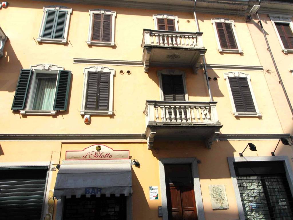 negozio in vendita a Vigevano