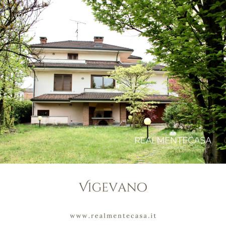 casa indipendente in vendita a Vigevano