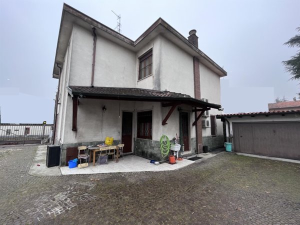 casa indipendente in vendita a Vigevano