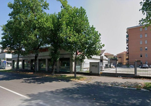 negozio in vendita a Vigevano