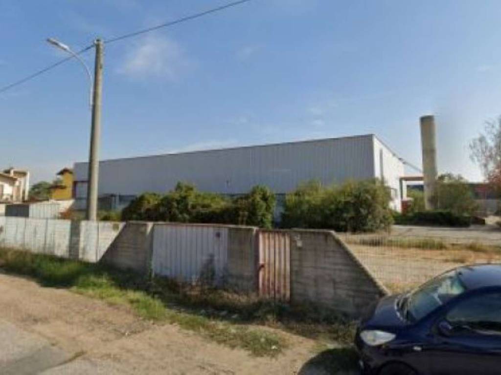 capannone in vendita a Vigevano