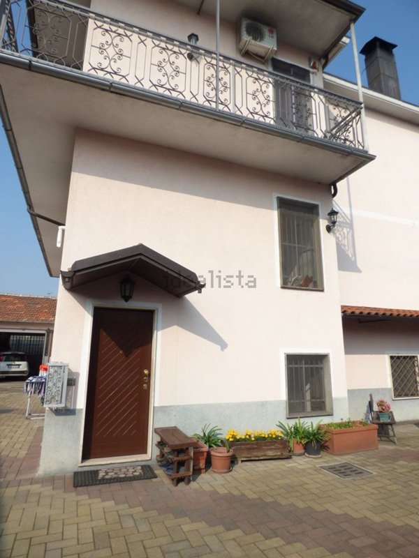 casa indipendente in vendita a Vigevano