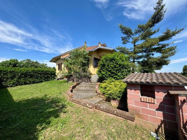 casa indipendente in vendita a Vigevano