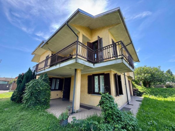 casa indipendente in vendita a Vigevano