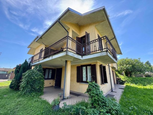 casa indipendente in vendita a Vigevano