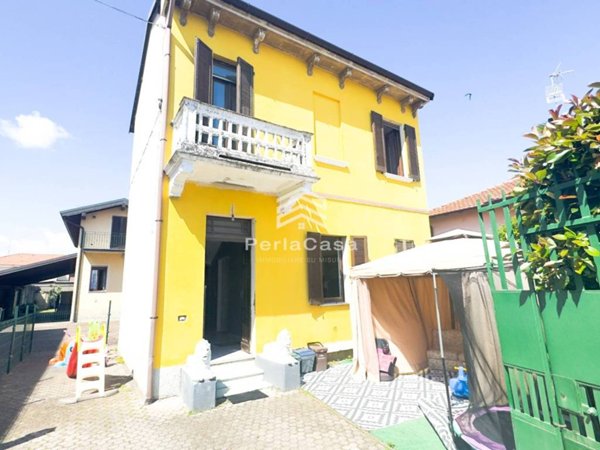 casa indipendente in vendita a Vigevano