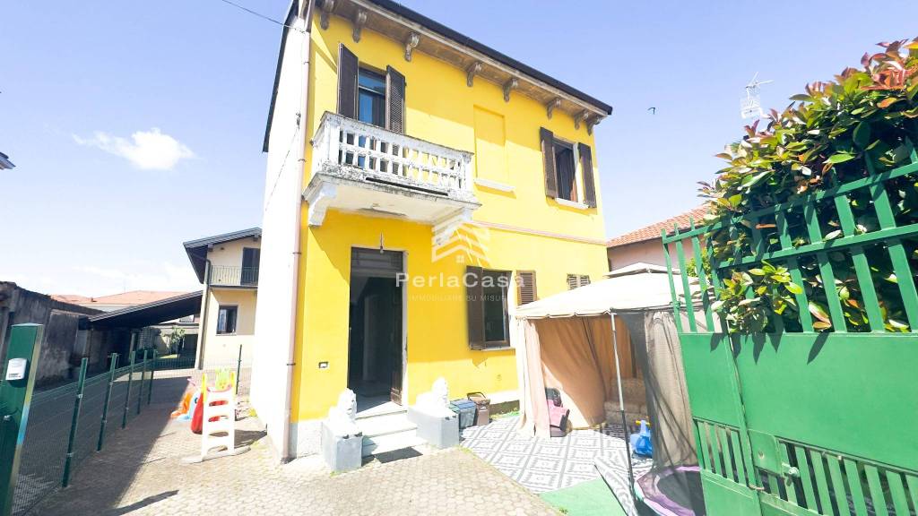 casa indipendente in vendita a Vigevano
