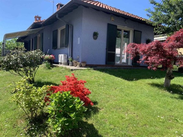 casa indipendente in vendita a Vigevano