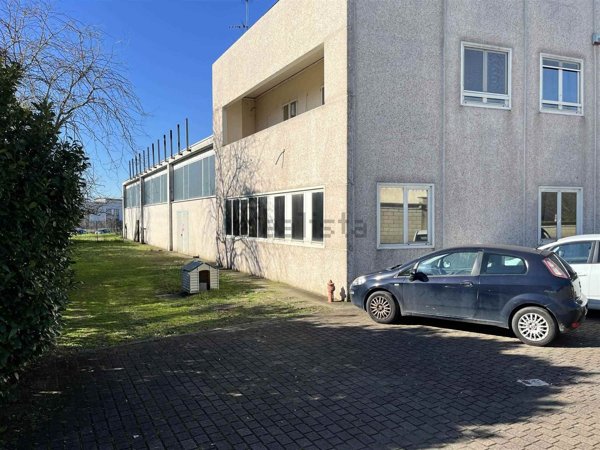 capannone in vendita a Vigevano
