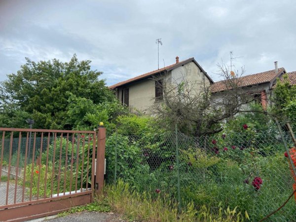 casa indipendente in vendita a Vigevano