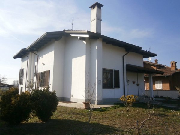 casa indipendente in vendita a Vigevano