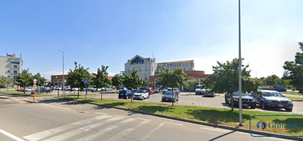 negozio in vendita a Vigevano