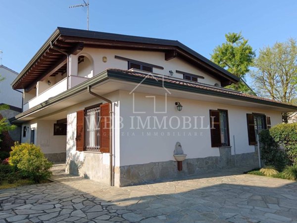 casa indipendente in vendita a Vigevano