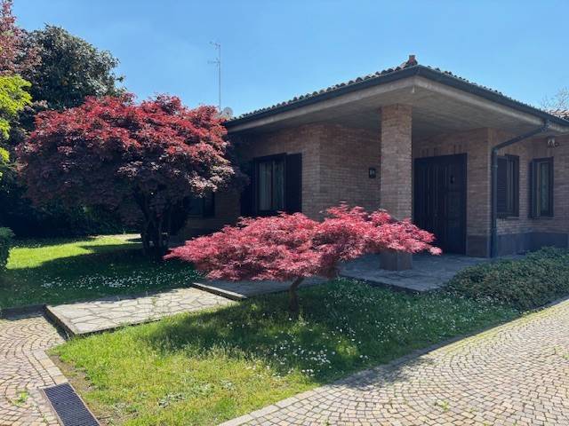 casa indipendente in vendita a Vigevano