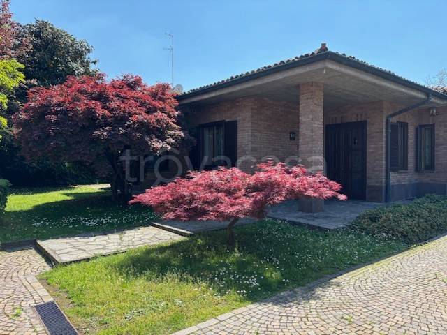 casa indipendente in vendita a Vigevano