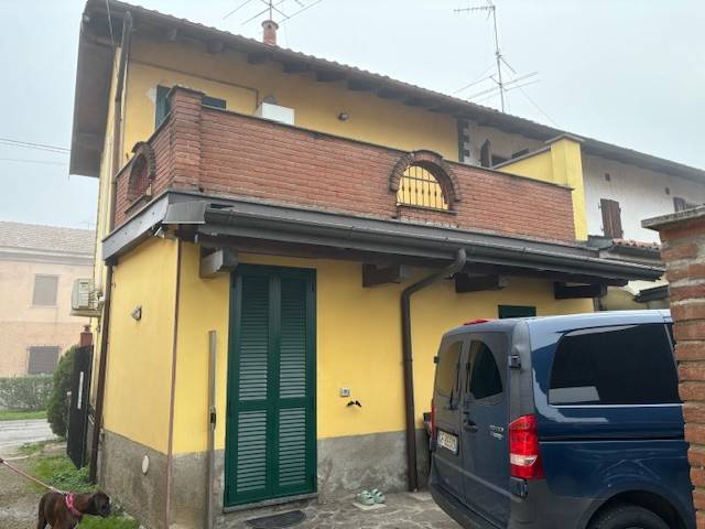 casa indipendente in vendita a Vigevano