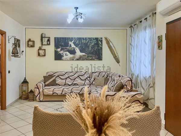 casa indipendente in vendita a Vigevano in zona Piccolini