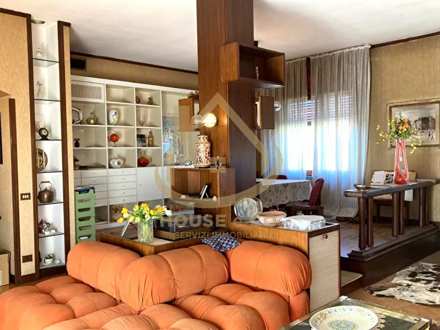 casa indipendente in vendita a Vigevano