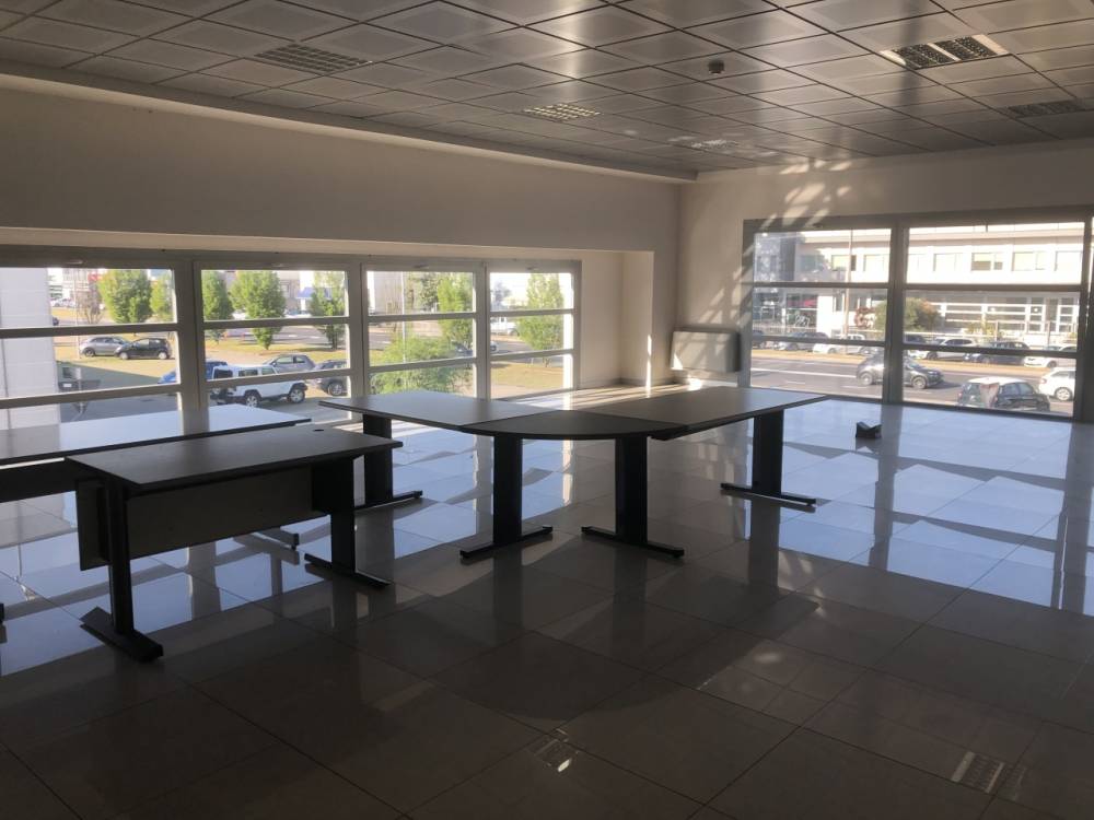 locale di sgombero in vendita a Vigevano